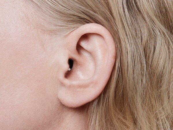 apparecchi acustici invisibili ultra mini orecchio donna